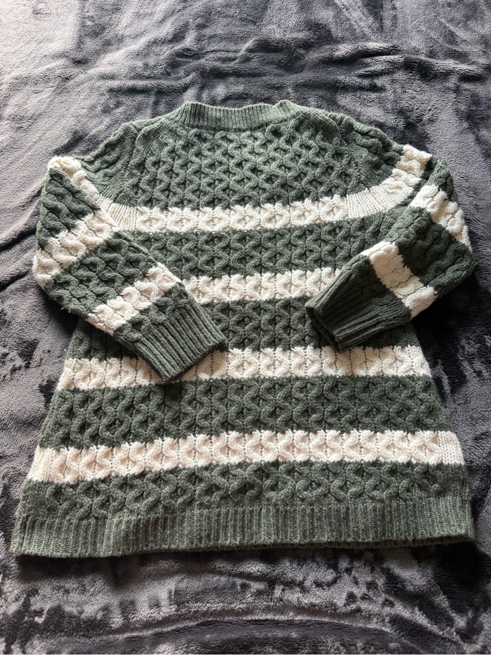 J. Crew Olive Green & Cream Cable Knit Crewneck Sweater 100% merino wool - Picture 4 of 6